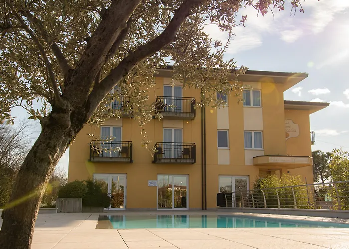 Nuova BarcacciaAlbergo